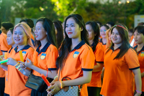 Không khí rộn ràng Đêm Chung kết HUTECH’s Got Talent