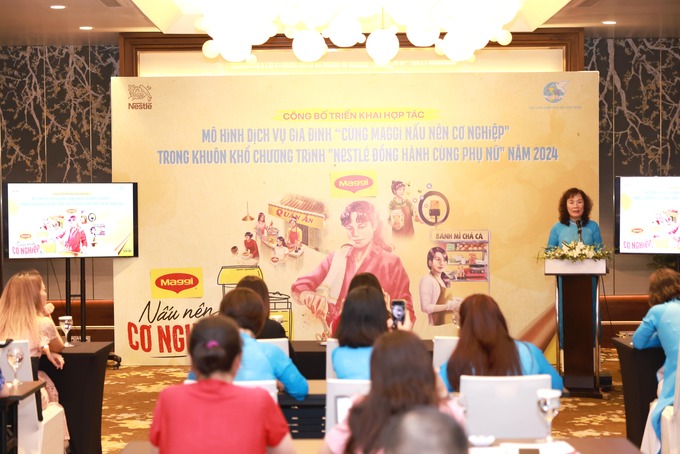 Bà Trương Thị Thu Thủy - Ủy viên Đoàn Chủ tịch, Trưởng Ban Gia đình - Xã hội, Hội LHPN Việt Nam, phát biểu tại chương trình