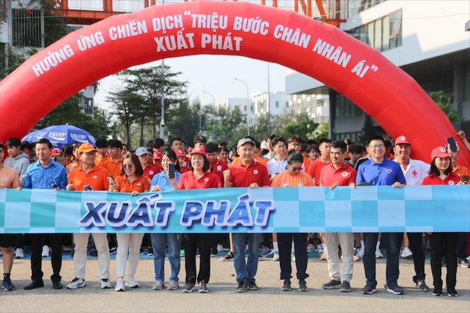 Hơn 1.000 hội viên, tình nguyện viên Chữ thập đỏ và giáo viên, học sinh hưởng ứng chiến dịch bằng cách tải ứng dụng và chạy bộ/ đi bộ từ 2-3 km tại trường Tiểu học, Trung học cơ sở, Trung học Phổ thông FPT