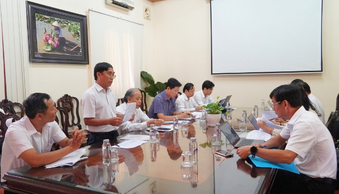 Đại diện Sở Giáo dục và Đào tạo báo cáo kinh phí triển khai chuyển đối số ngành giáo dục