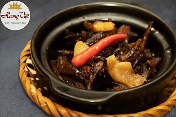 Món cá bống Sông Trà kho tộ làm nên thương hiệu Hương Việt 20 năm qua