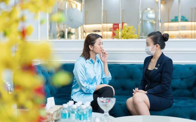 Trước khi điều trị mụn, Hảo Vi rất tự ti trong việc gặp gỡ, tiếp xúc với bạn bè  