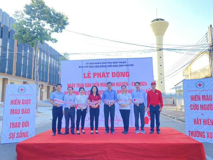 Lễ phát động ngày toàn dân hiến máu tình nguyện với chủ đề “Hiến máu cứu người – Hãy hiến thường xuyên”