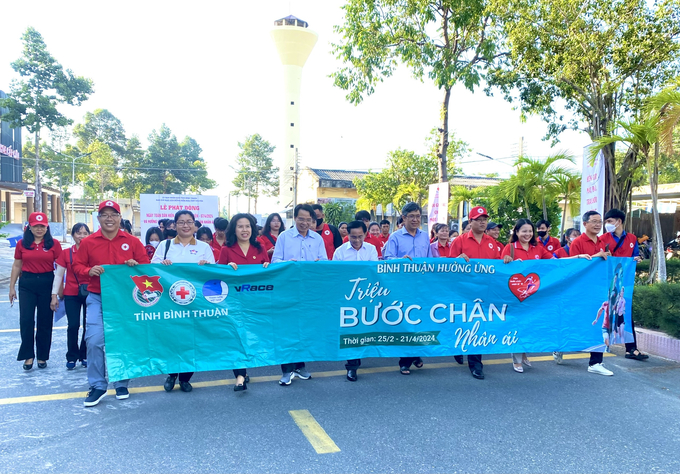 Hưởng ứng chiến dịch “Triệu bước chân nhân ái” 
