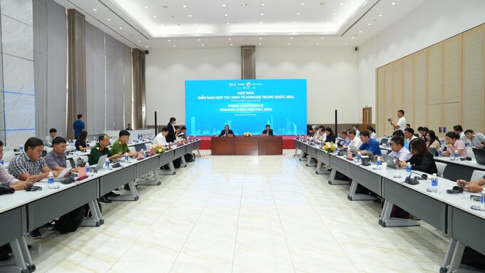Buổi họp báo có đại diện của các sở, ban, ngành tỉnh và cơ quan thông tấn báo chí trong và ngoài tỉnh