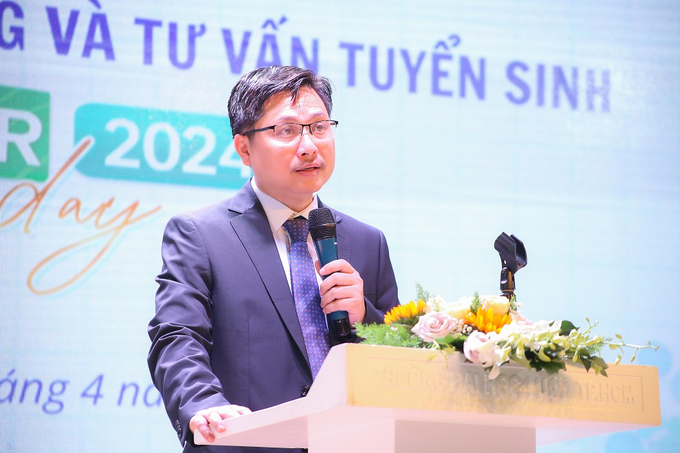 PGS.TS Trần Việt Dũng, Phó Hiệu trưởng Trường Đại học Luật TP.HCM phát biểu khai mạc Ngày hội