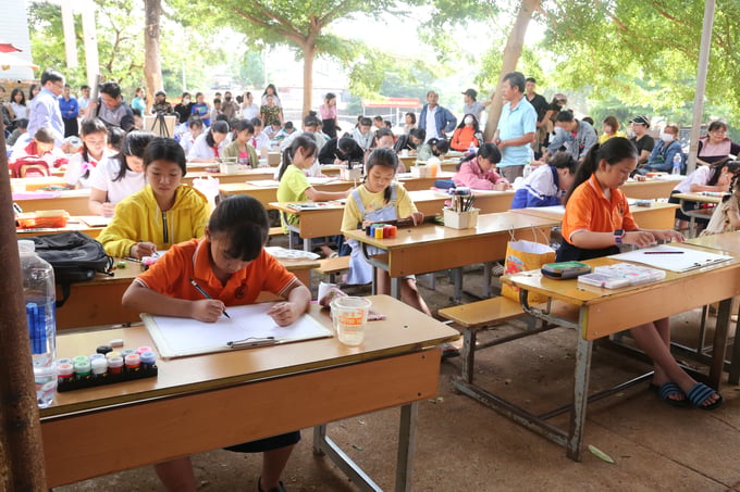 44 thí sinh tham gia vòng chung kết hội thi vẽ tranh thiếu nhi  “Ea H’Leo tươi đẹp”