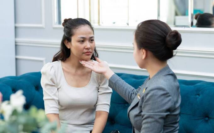 Với làn da từng bị lão hóa, chị Mi rất ngại trong việc tiếp xúc với mọi người