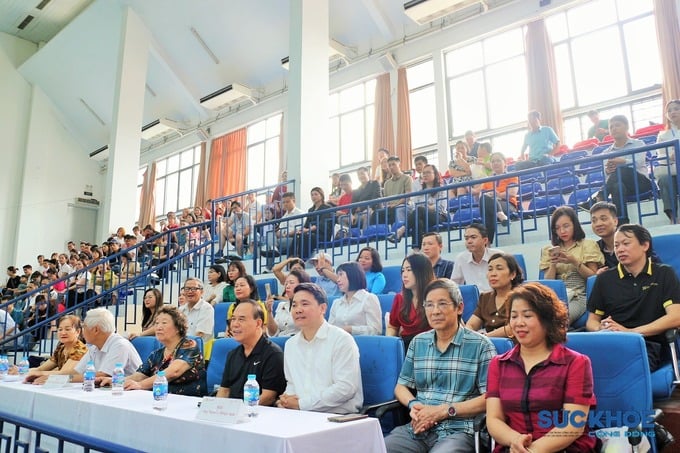 Đại biểu tham dự chương trình