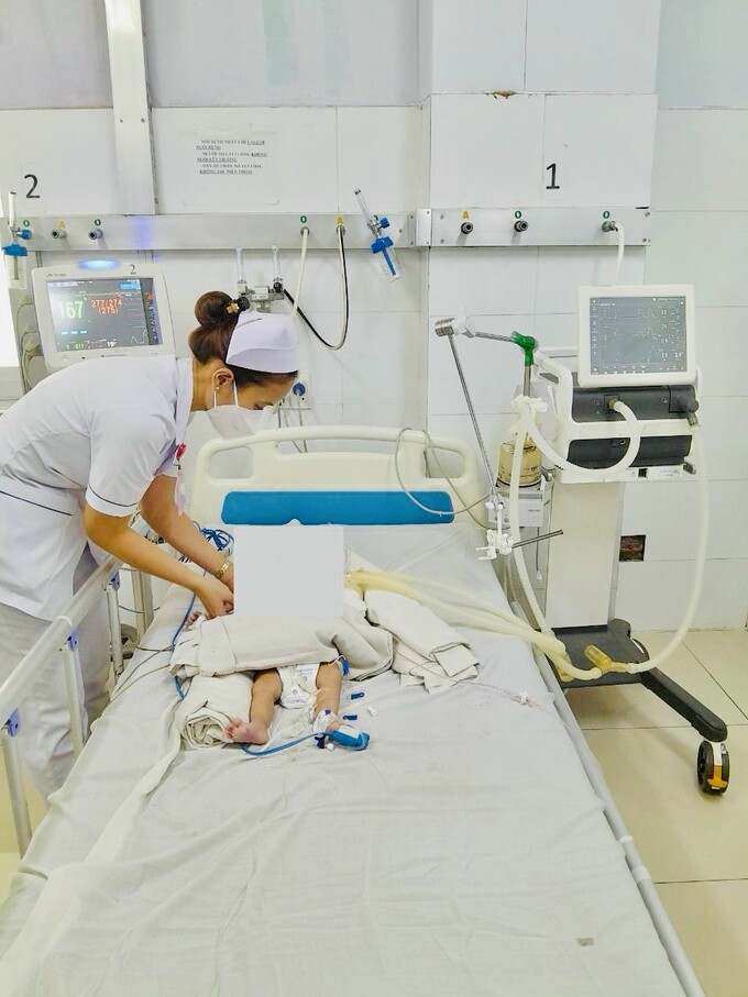 Hiện bé gái đang được điều tại khoa nhi Bệnh viện Đa khoa tỉnh, sức khỏe có tiến triển