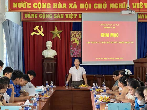 Quang cảnh lớp tập huấn