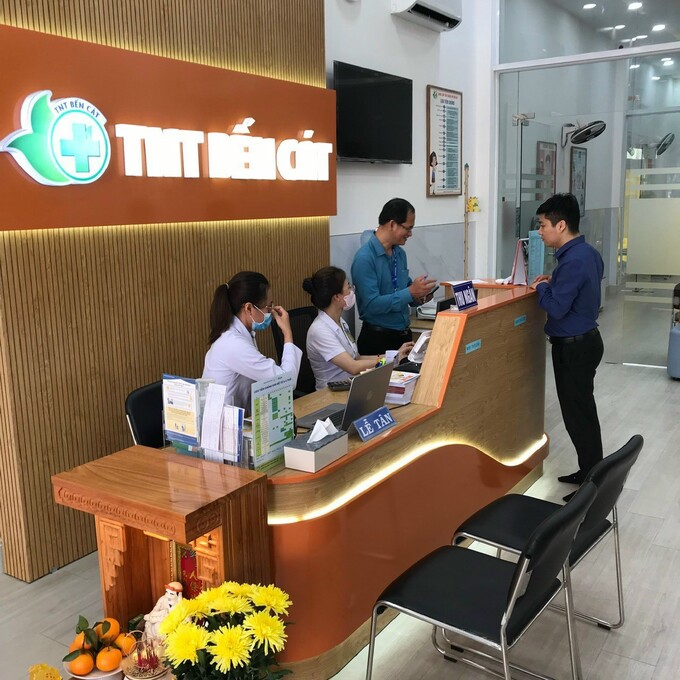 Hội đồng đánh giá biến chứng sau tiêm chủng của Sở Y tế kiểm tra tại trung tâm tiêm chủng vắc xin TNT Bến Cát