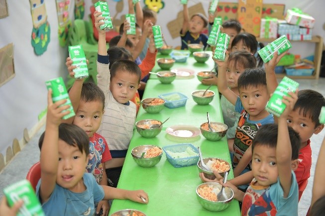 Thêm nhiều bữa ăn có sữa cho trẻ nhỏ vùng cao