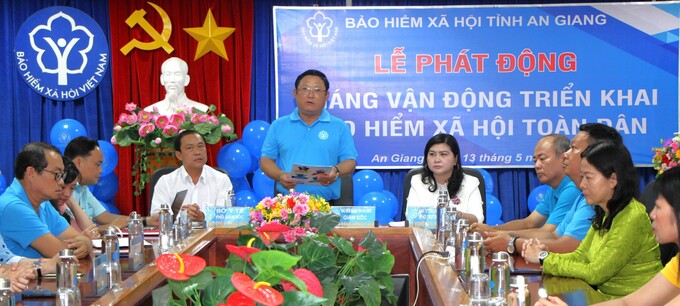 Giám đốc Bảo hiểm Xã hội An Giang Đặng Hồng Tuấn phát động tháng vận động, triển khai bảo hiểm xã hội toàn dân