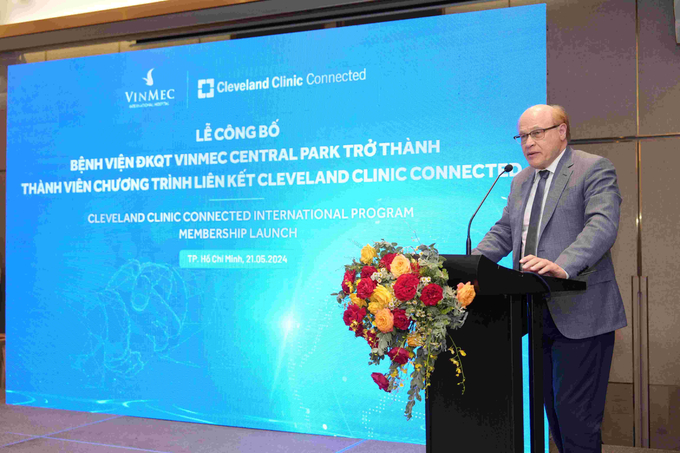 Bác sĩ Tommaso Falcone - Phó Chủ tịch kiêm Chủ tịch phụ trách thị trường quốc tế và các thị trường mới, Hệ thống Y tế Cleveland Clinic chia sẻ tại sự kiện