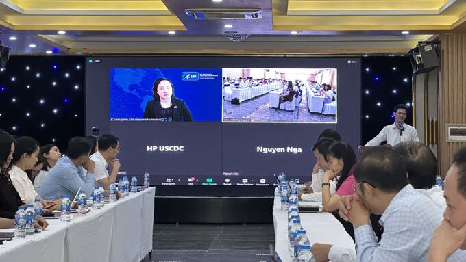 Tiến sĩ Bùi Khánh Toàn – Phó Viện trưởng Viện Vệ sinh dịch tễ Tây Nguyên phát biểu tại hội thảo