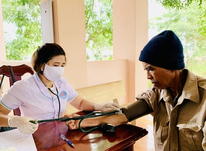 Gần 100 người cao tuổi dân tộc thiểu số được thăm khám sức khỏe tại huyện Ia Grai