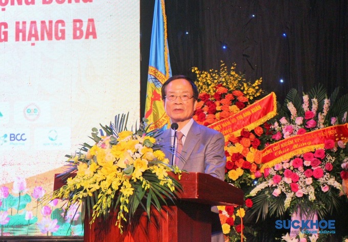 Ông Lê Đình Tiến, Phó Chủ tịch Thường trực Hội GDCSSKCĐ Việt Nam phát động thi đua vì sức khỏe cộng đồng