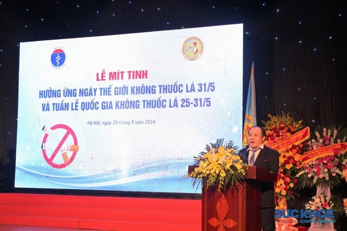 Ông Phạm Đình Vương, Ủy viên Ban Thường vụ TW Hội, Trưởng văn phòng đại diện TW Hội tại TP. HCM hưởng ứng Ngày Thế giới không thuốc lá 31/5 và Tuần lễ quốc gia không thuốc lá 25 - 31/5/2024