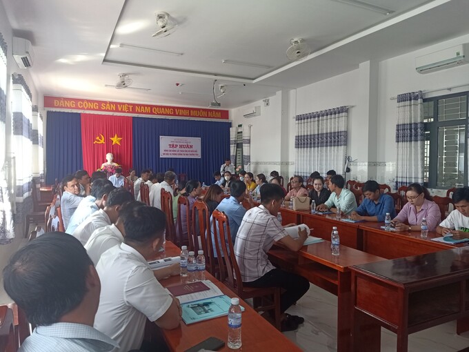 Quang cảnh lớp tập huấn