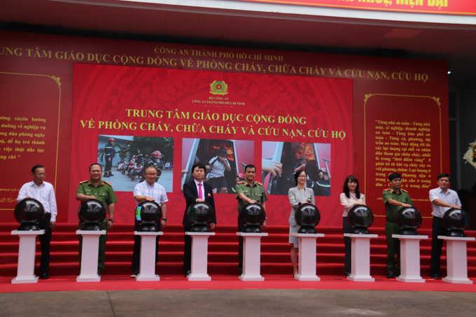 Công an TP.HCM ra mắt Trung tâm giáo dục cộng đồng về PCCC & CNCH