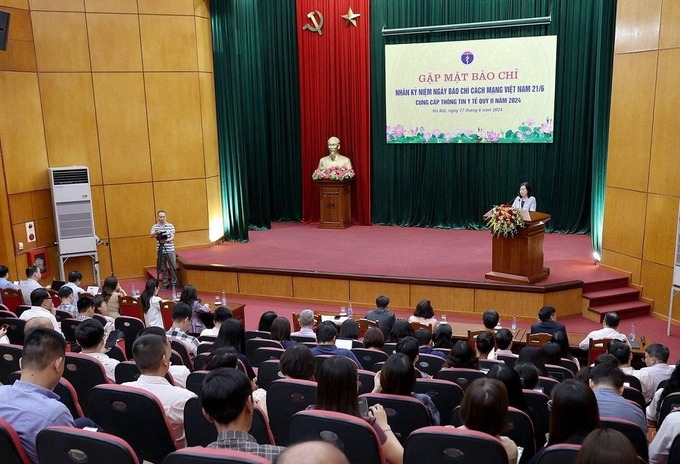 Quang cảnh buổi gặp mặt báo chí