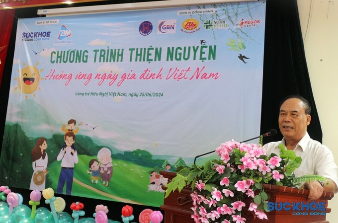 TS Vương Văn Việt - Tổng Biên tập Tạp chí Sức Khỏe Cộng Đồng, Trưởng Ban Tổ chức phát biểu tại chương trình
