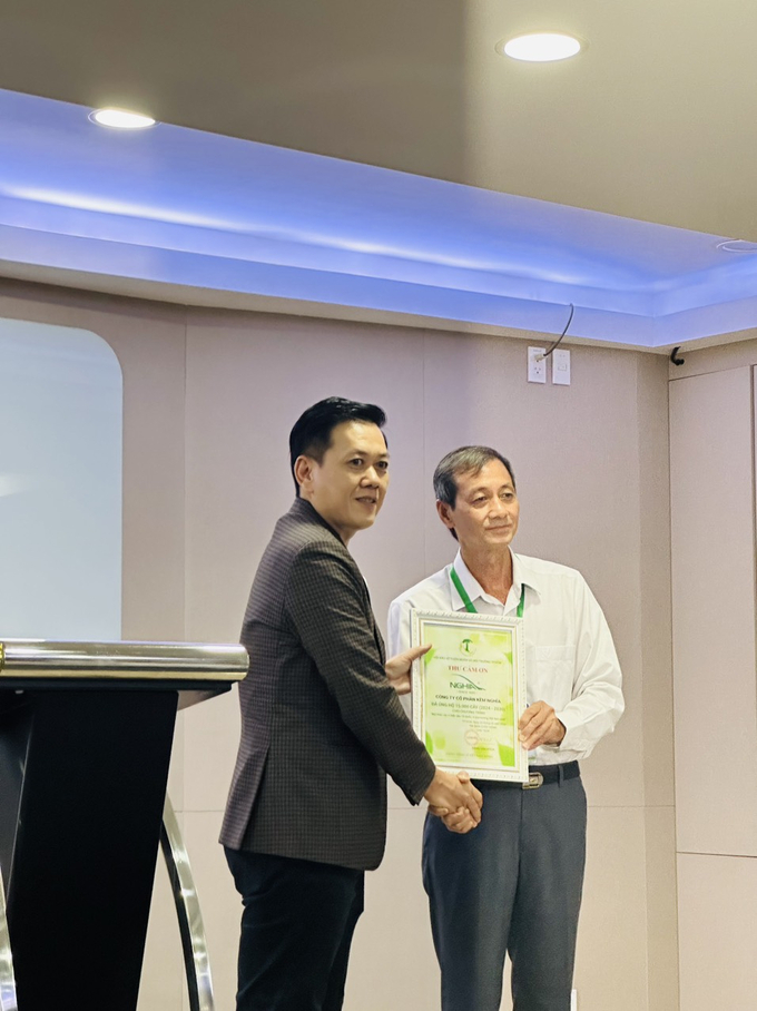 Hội Bảo Vệ Thiên Nhiên và Môi Trường TP. HCM đã trao thư cảm ơn Công ty Cổ phần Kềm Nghĩa