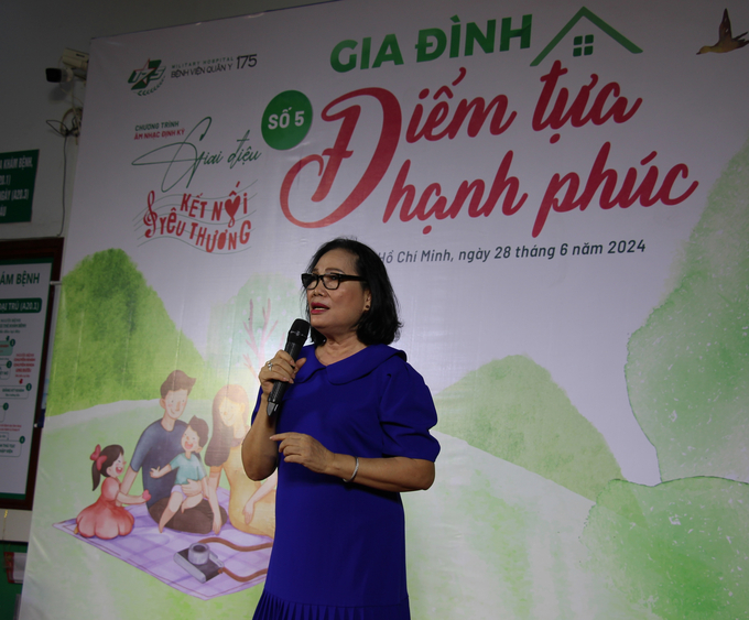 “Sự yêu thương, động viên của gia đình, của các y, bác sĩ tại Viện UB&YHHN, sự động viên nhau của mỗi người bệnh đã giúp tôi và nhiều người bệnh đã chiến thắng, quên đi mình là một bệnh nhân”, chị Vân chia sẻ tại chương trình.