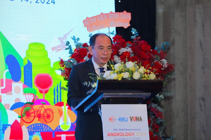 PGS.TS.BS Tăng Chí Thượng - Giám đốc Sở Y tế TP. HCM phát biểu tại hội thảo