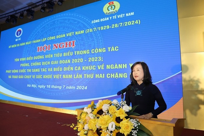 Bộ trưởng Bộ Y tế Đào Hồng Lan phát biểu tại hội nghị