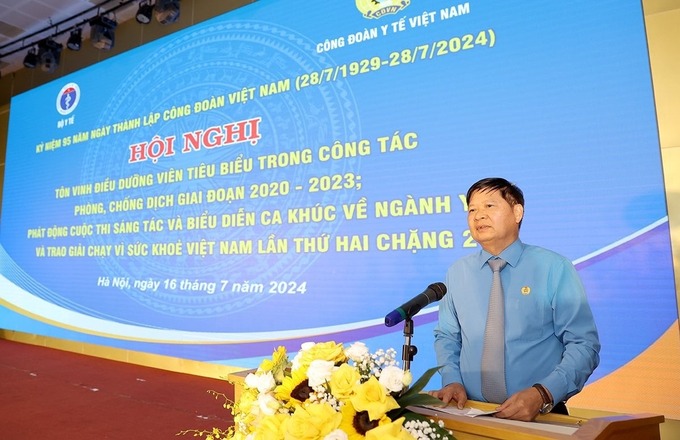 Đồng chí Phan Văn Anh - Phó Chủ tịch Tổng Liên đoàn Lao động Việt Nam phát biểu