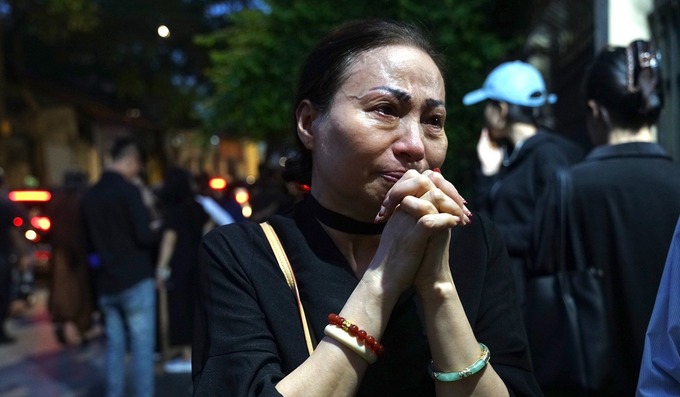 Người dân thương tiếc tiễn biệt Tổng Bí thư Nguyễn Phú Trọng (Ảnh: Vietnamnet)