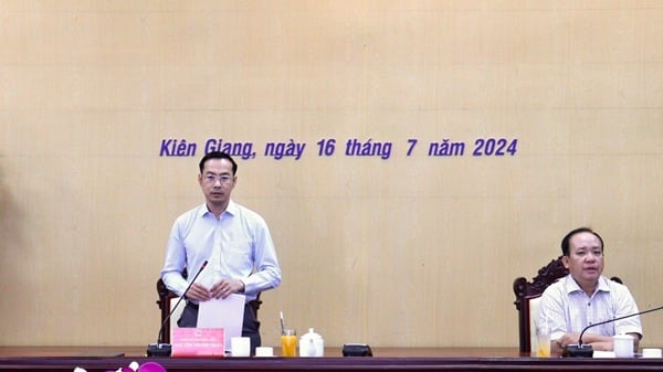 Phó Chủ tịch UBND tỉnh Nguyễn Thanh Nhàn phát biểu kết luận cuộc họp