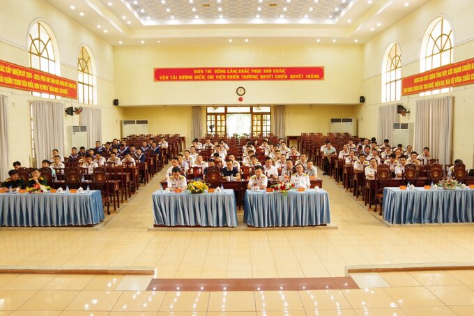 Quang cảnh chương trình bàn giao