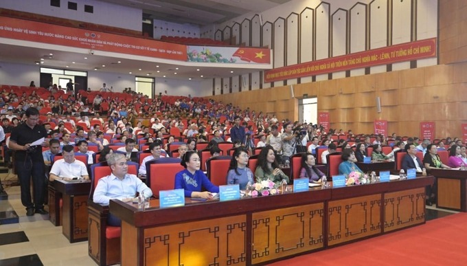 Các đại biểu tham dự lễ mít tinh