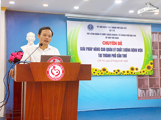 Ông Hoàng Quốc Cường - Giám đốc Sở Y tế, Chủ tịch Hội đồng Quản lý chất lượng BV ngành y tế TP. Cần Thơ phát biểu khai mạc 