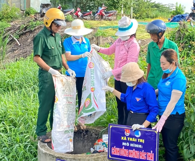 Ra quân tuyên truyền thu gom, xử lý rác thải, bao gói thuốc bảo vệ thực vật sau khi sử dụng góp phần bảo vệ môi trường