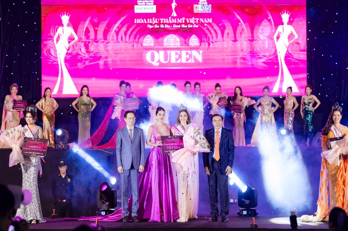 Hoa Hậu – Nữ Hoàng đăng quang tại sự kiện