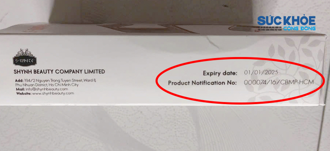 Nhãn sản phẩm mặt nạ thảo dược S-white, ghi số tiếp nhận phiếu công bố sản phẩm mỹ phẩm hết hạn từ cách đây khoảng 3 năm