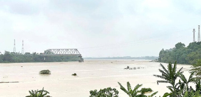 Sự cố sập nhịp cầu Phong Châu qua sông Thao trên địa bàn tỉnh Phú Thọ (Ảnh: Báo Phú Thọ)