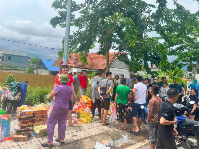 Cứu trợ tại Huống - Linh Sơn - Thái Nguyên