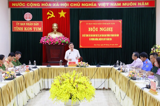 Phó Chủ tịch UBND tỉnh Kon Tum, Phó Trưởng Ban ATGT tỉnh kết luận hội nghị
