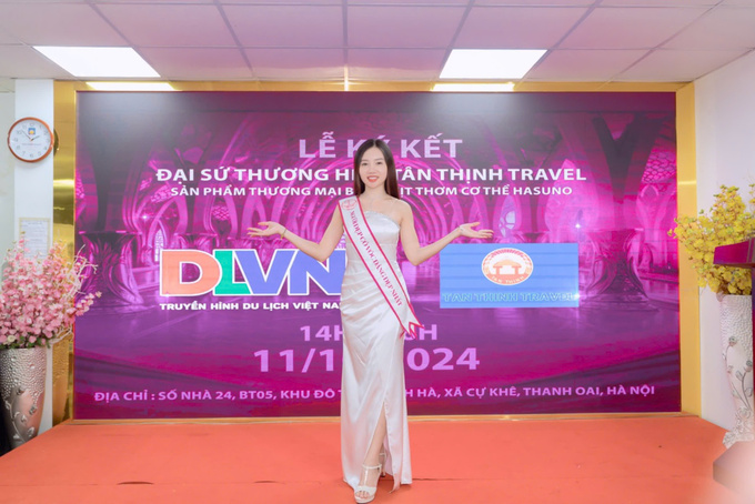 Người đẹp hình thể Nguyễn Thị Yến Linh xuất hiện thanh lịch tại buổi lễ ký kết 