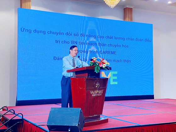 GS.TS.BS Đặng Vạn Phúc - Phó Chủ tịch Hội tim mạch học Việt Nam trình bày tại hội thảo