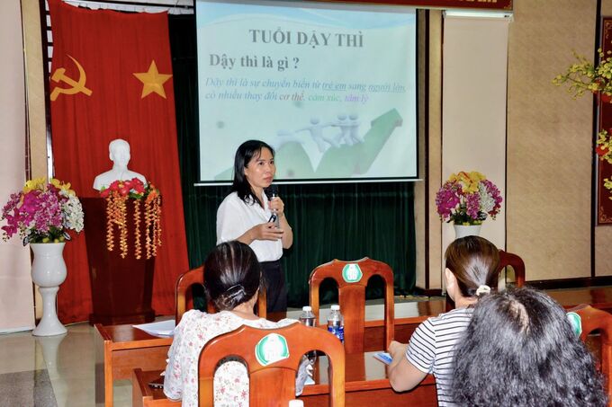 Tập huấn truyền thông chăm sóc sức khoẻ sinh sản vị thành niên  