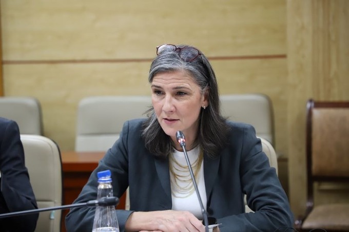 Bà Ramla Khalidi, trưởng đại diện UNDP tại Việt Nam phát biểu tại buổi làm việc