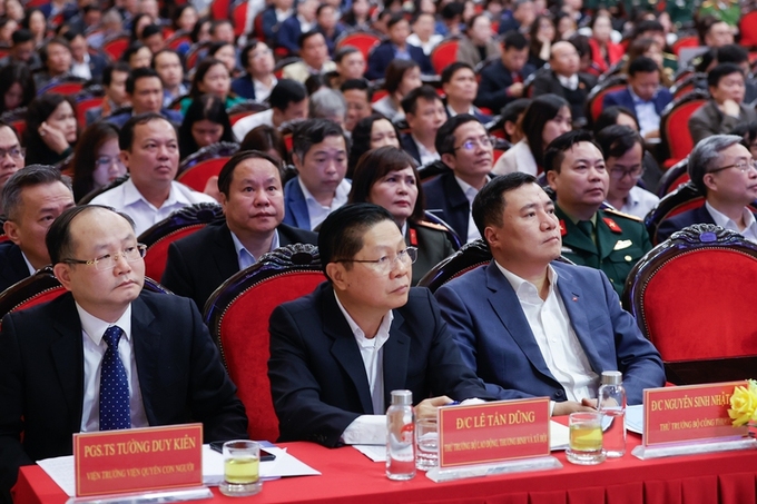 Các đại biểu tham dự hội nghị