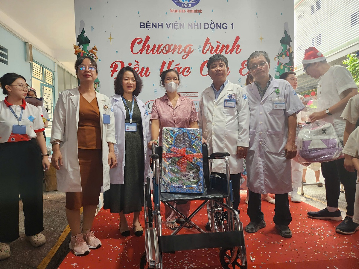 Chuong-trinh-dieu-uoc-cua-em-mang-lai-niem-vui-cho-hang-tram-benh-nhi-3
