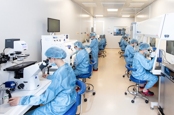 Hệ thống phòng labo nuôi cấy phôi tiêu chuẩn ISO 5 siêu sạch tại IVF Tâm Anh giúp tối ưu tỷ lệ nuôi cấy phôi thai thành công
